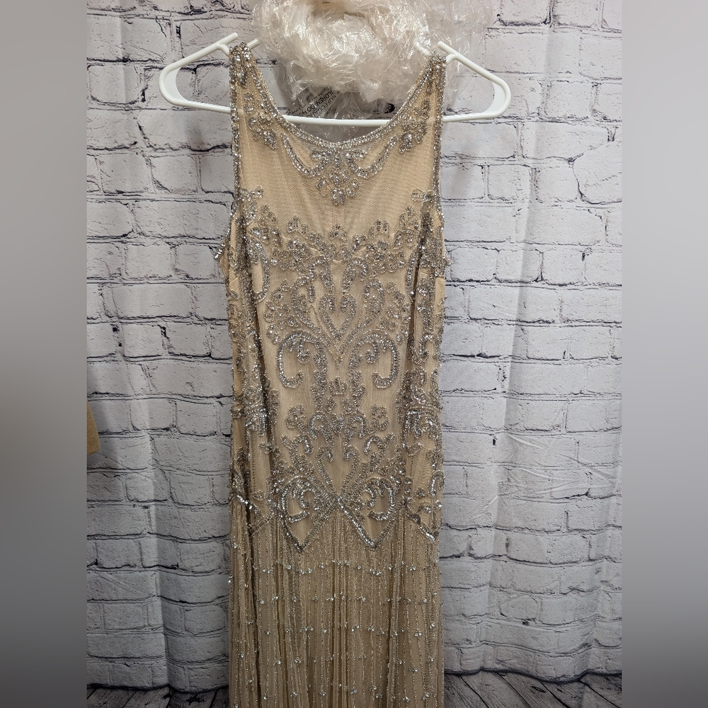 Elegant Cream Sleeveless Dress - Picture 3 of 11